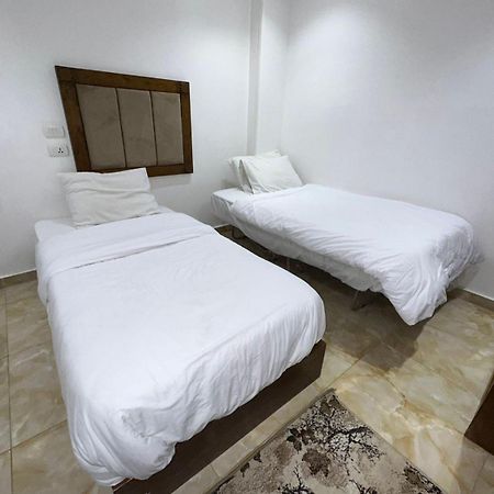 Full Pyramids View Apartment With Balcony For 8 P Kafrat al Jabal ภายนอก รูปภาพ