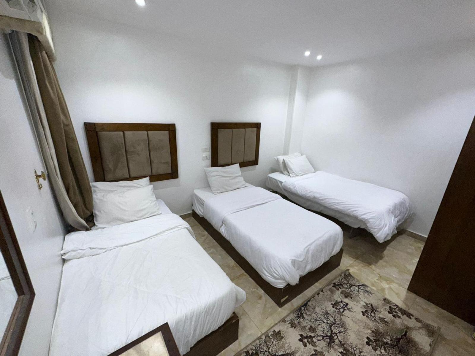 Full Pyramids View Apartment With Balcony For 8 P Kafrat al Jabal ภายนอก รูปภาพ