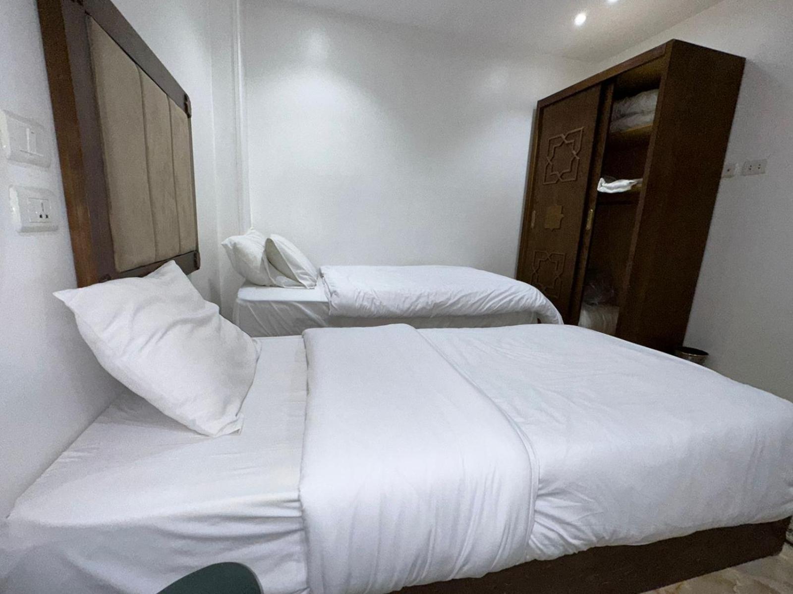 Full Pyramids View Apartment With Balcony For 8 P Kafrat al Jabal ภายนอก รูปภาพ